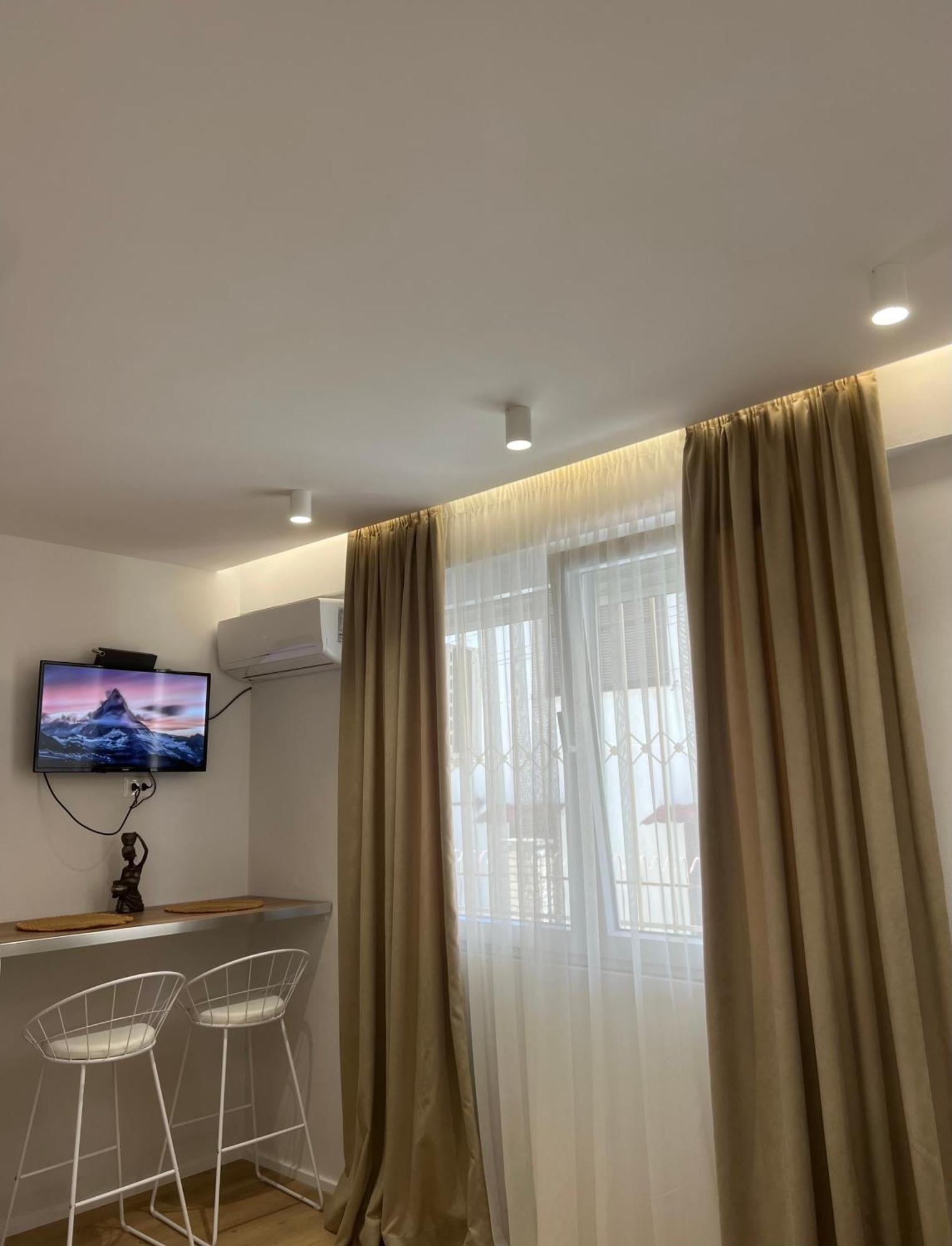 Cozy Near Us Embassy In Apartment *