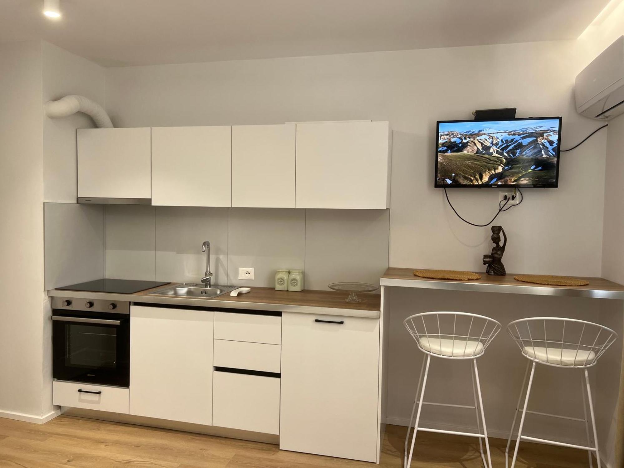Apartment Cozy Near Us Embassy In Tirana